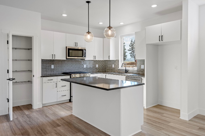 Building Photo - 971 W Linda Ave