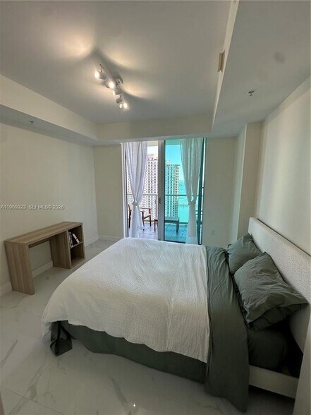 Building Photo - 300 S Biscayne Blvd