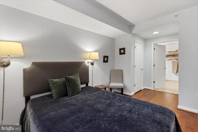 Building Photo - 350 G St SW