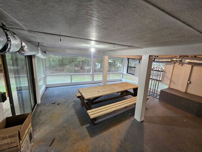 Building Photo - 2 Bedroom 2 Bathroom