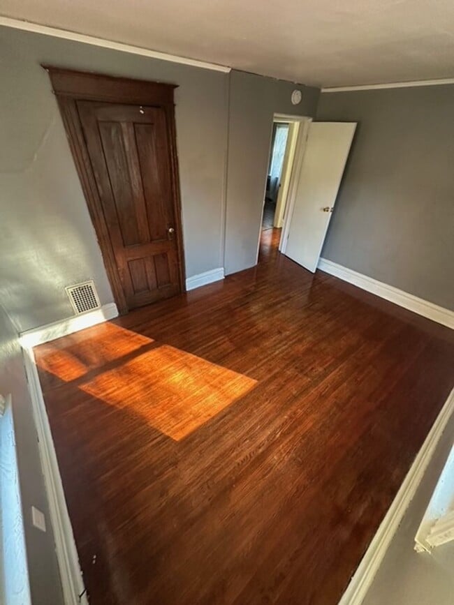 Building Photo - 268 Ave. C