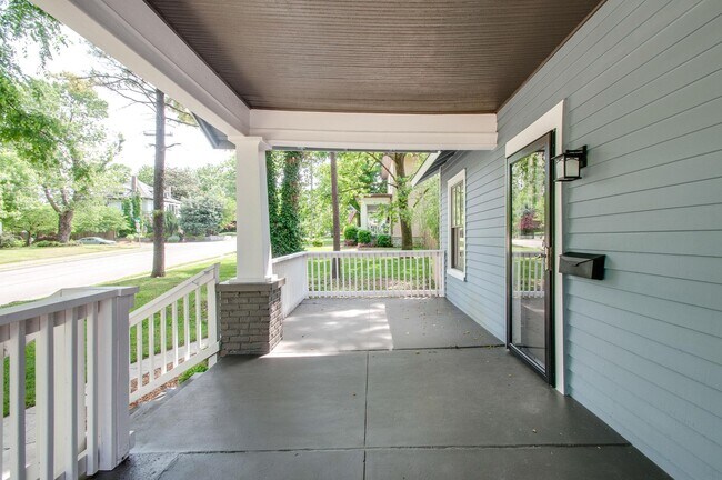 Building Photo - 1306 Douglas Ave