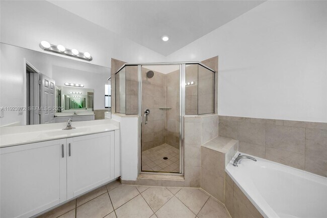 Building Photo - 268 NE 210th Way