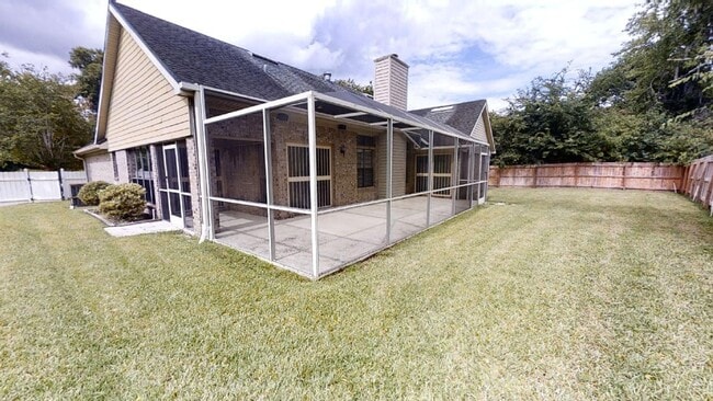 Building Photo - Beautiful 3 bedroom, 2 bathroom, house .