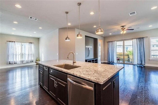 Building Photo - 11016 Cut Plains Loop