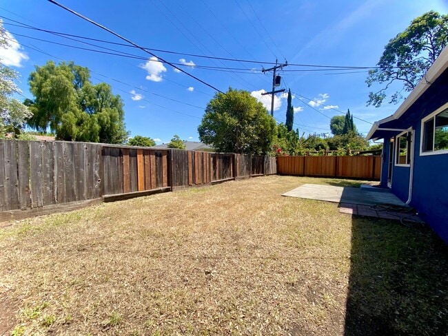 Building Photo - Lovely 4-bedroom home in Fremont – Sundale Neighborhood!