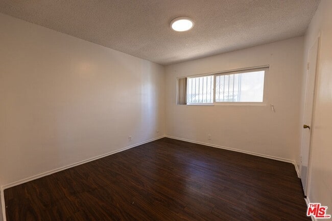 Building Photo - 275 Lucas Ave