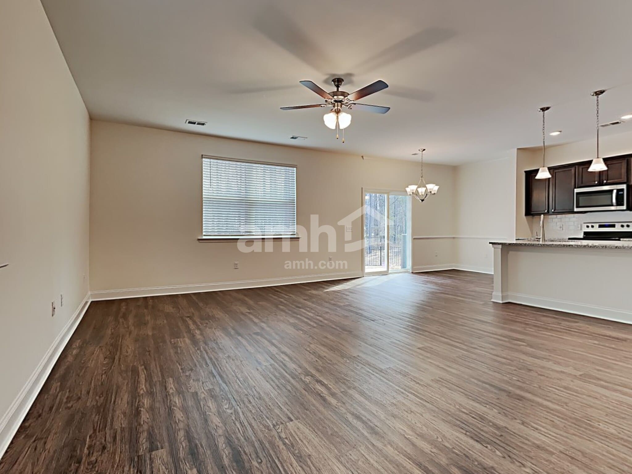 Building Photo - 126 Thatchet Dr