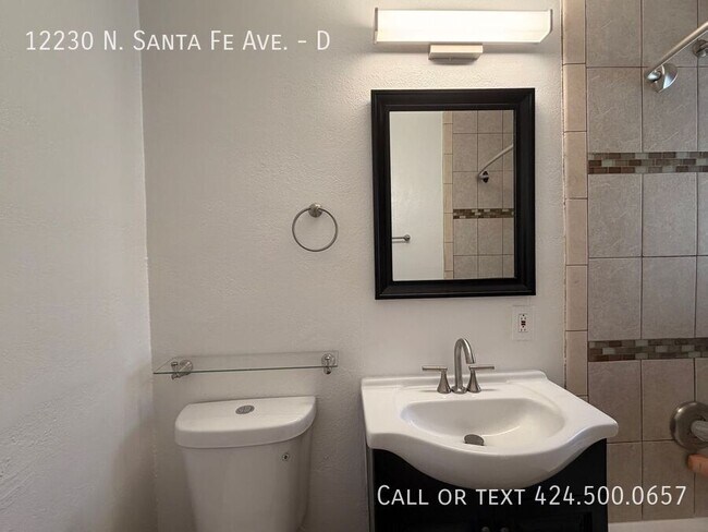 Building Photo - 12230 N Santa Fe Ave