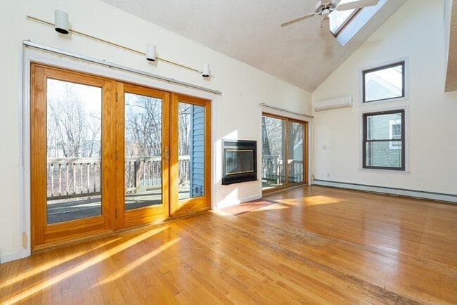 Building Photo - 117 Pilgrim Rd