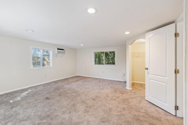 Building Photo - 38341 Palm Grove Dr