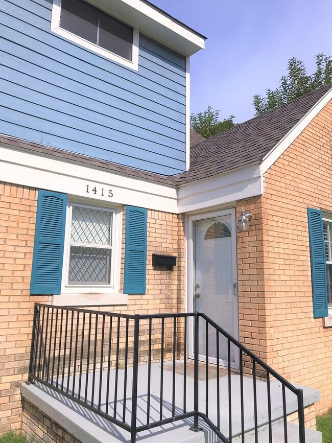 Building Photo - AMAZING 3 BED, 2 BATH Plus Study MILLERS ADDITION NW OKC