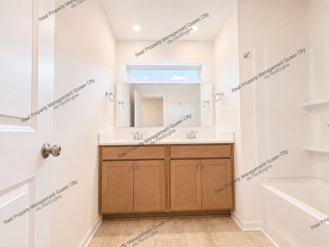 Building Photo - 3105 Lilac Grove Dr