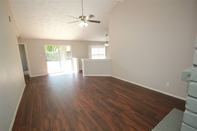 Building Photo - 22619 Braken Carter Ln