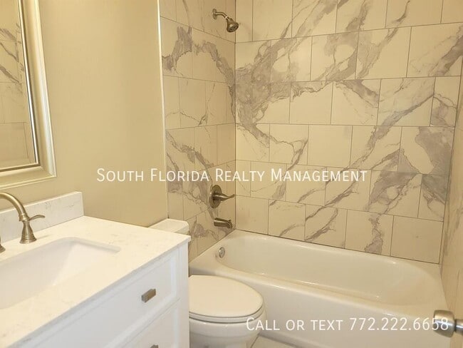 Building Photo - 4311 SE Geneva Dr