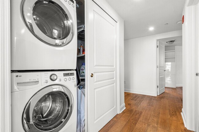 Building Photo - 4301 Park Ave