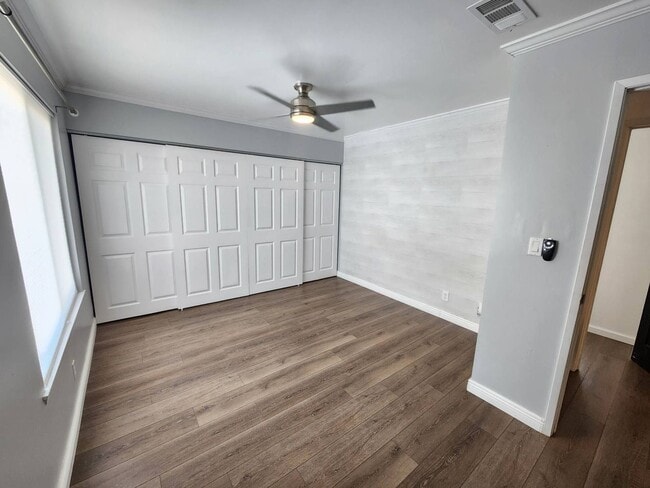 Building Photo - MUST SEE!!! Move in Ready! 3 Bedroom Home