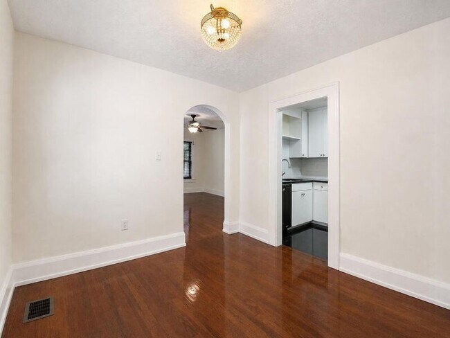 Building Photo - [748/750/756/758] Winfree Ave