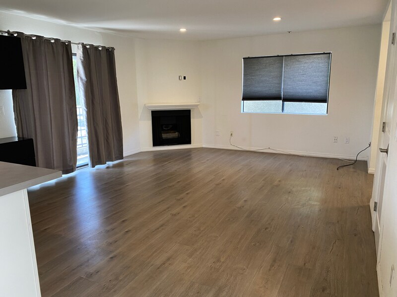 Building Photo - 1801 W Victory Blvd
