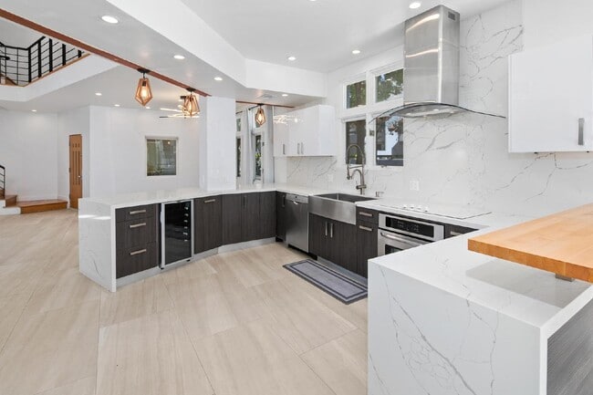 Building Photo - 702 Kettner Blvd