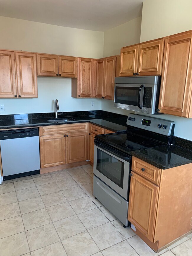 Primary Photo - 113 Regent St