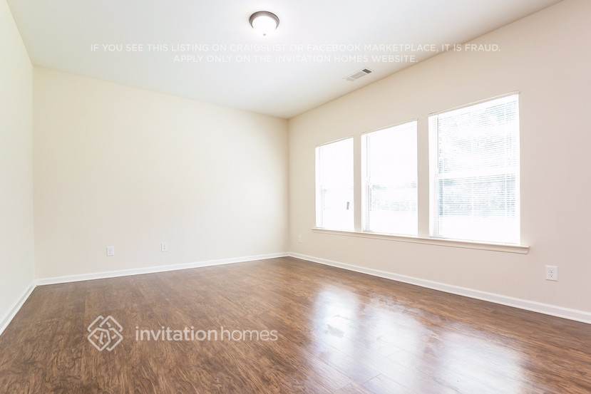 Building Photo - 1562 Ewing Farm Dr