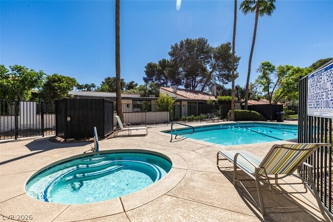 Building Photo - 3452 Pino Cir