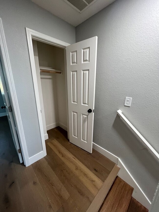 Building Photo - Updated Two-Bedroom, One-Bath Townhome – Bay Point