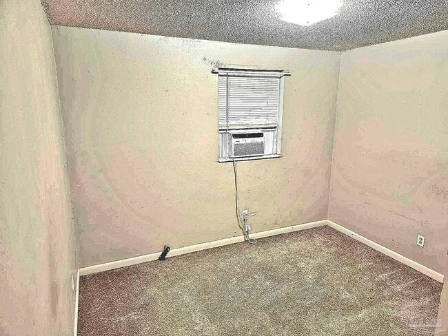 Building Photo - 671 E Olive Rd