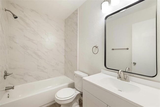 Building Photo - 605 Wild Briar Cv