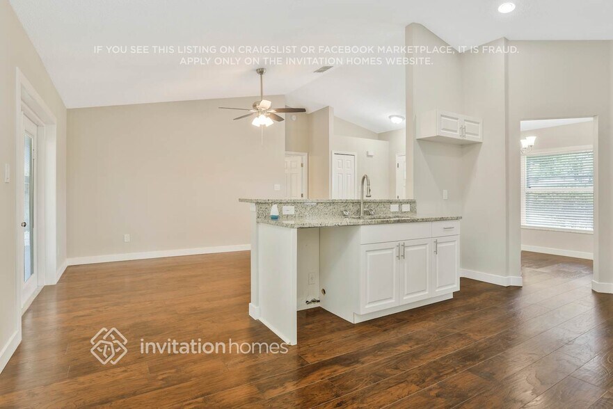 Building Photo - 15528 Hidden Lake Cir