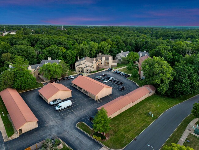 Building Photo - 2 Bedroom/2 Bathroom Oakridge Apartments U...
