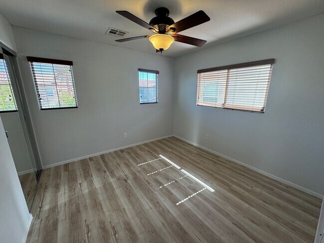Building Photo - Charming 3 Bedroom, 3 Bathroom, 2-Story Ho...