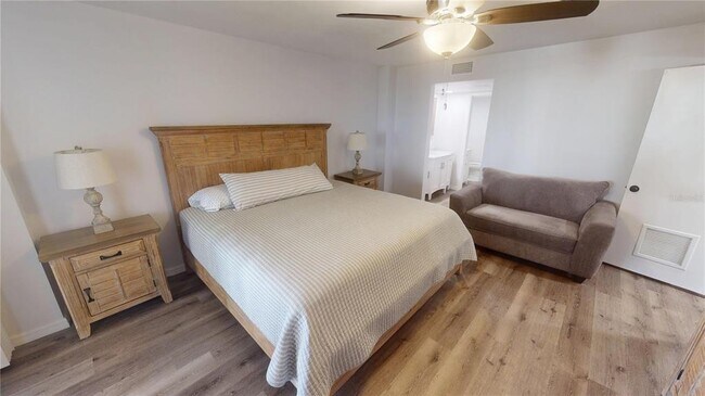 Building Photo - 8735 Midnight Pass Rd