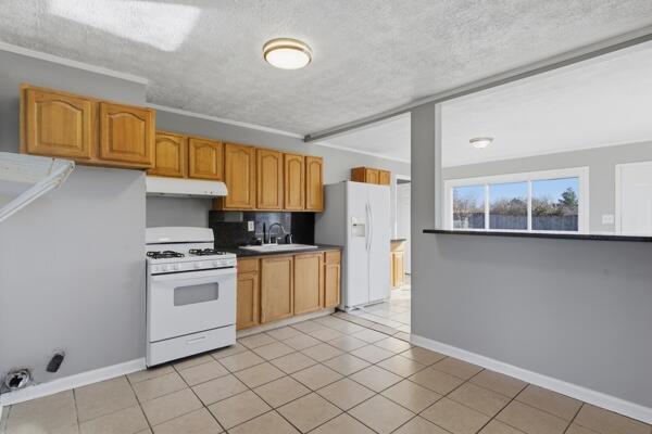 Building Photo - 224 Newcastle Ct