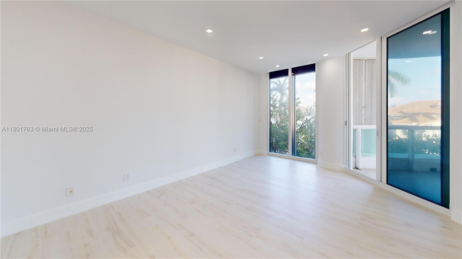 Building Photo - 21050 NE 38th Ave