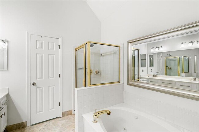Building Photo - 529 Eastland Dr