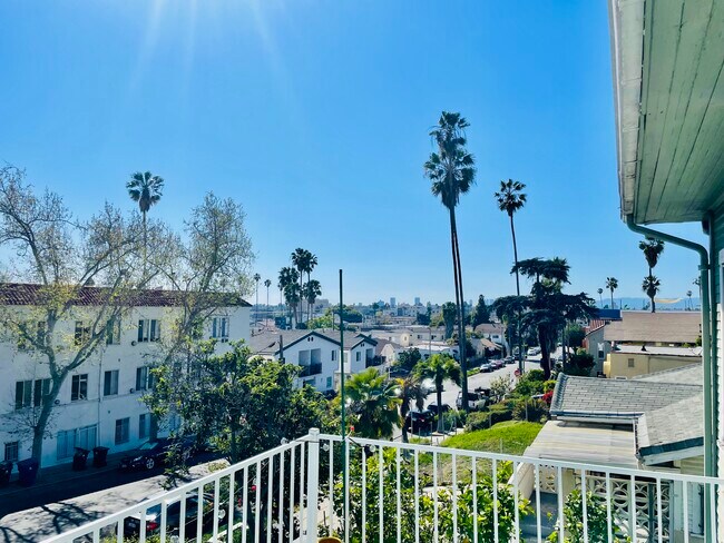 Balcony - West Side Views - 4503 Rosewood Ave