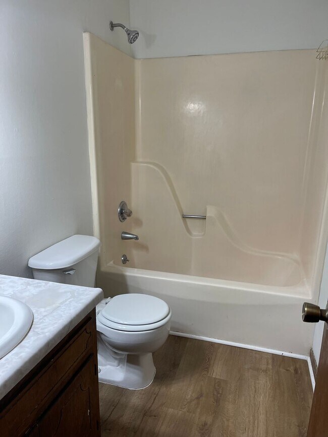 Building Photo - 2BR Duplex off of Epps Bridge near Timothy...