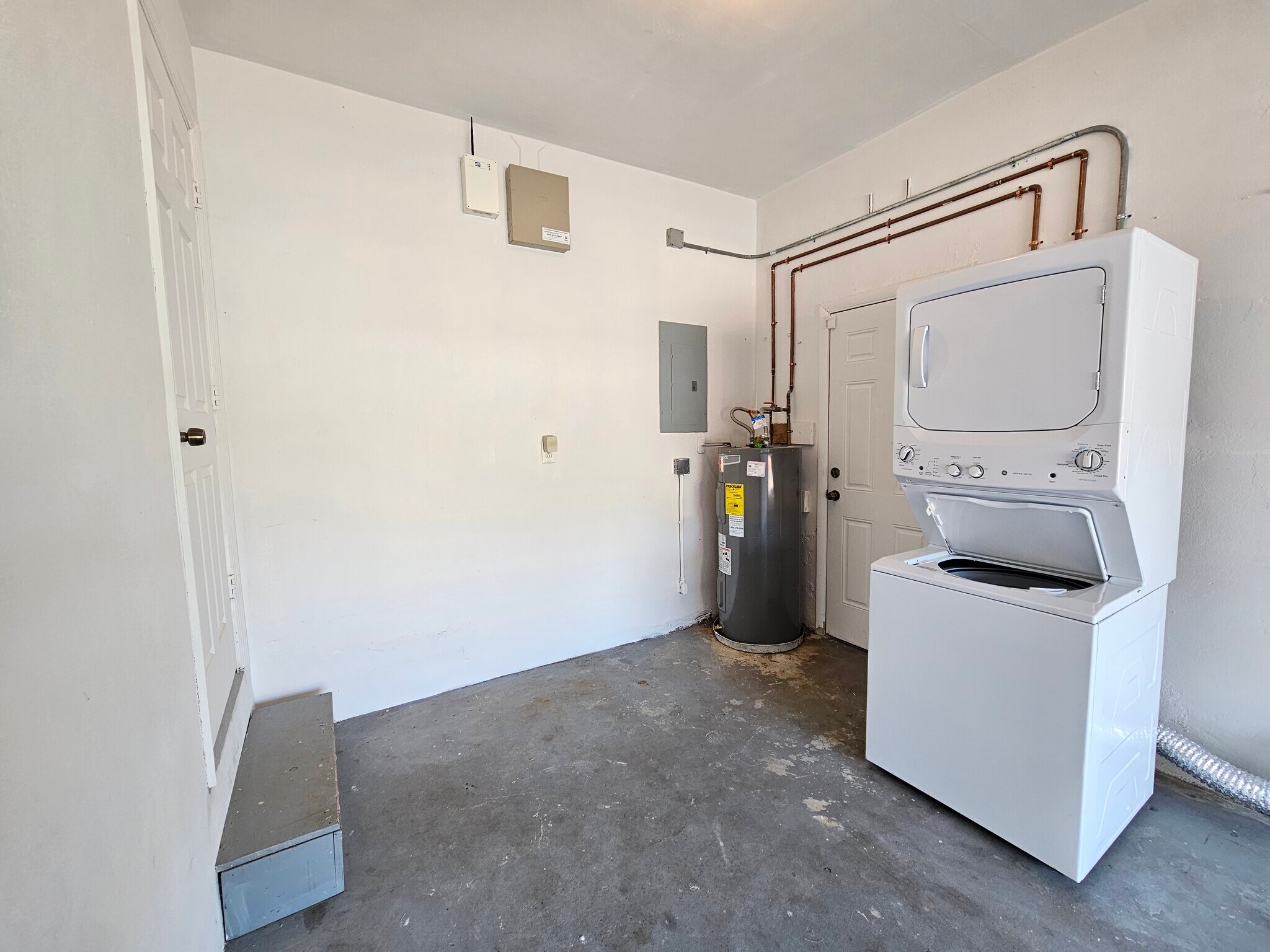 Building Photo - 811 N B St