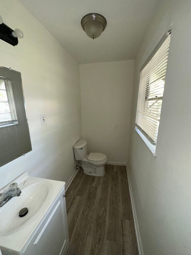 Building Photo - 5270 Mattox St