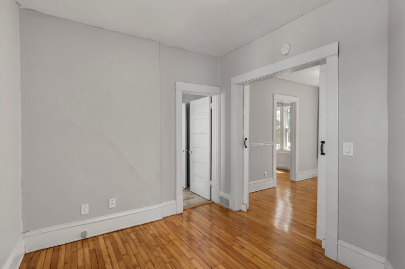 Building Photo - 1123 5th St NE