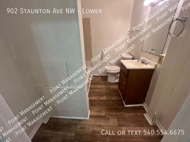 Building Photo - 902 Staunton Ave NW