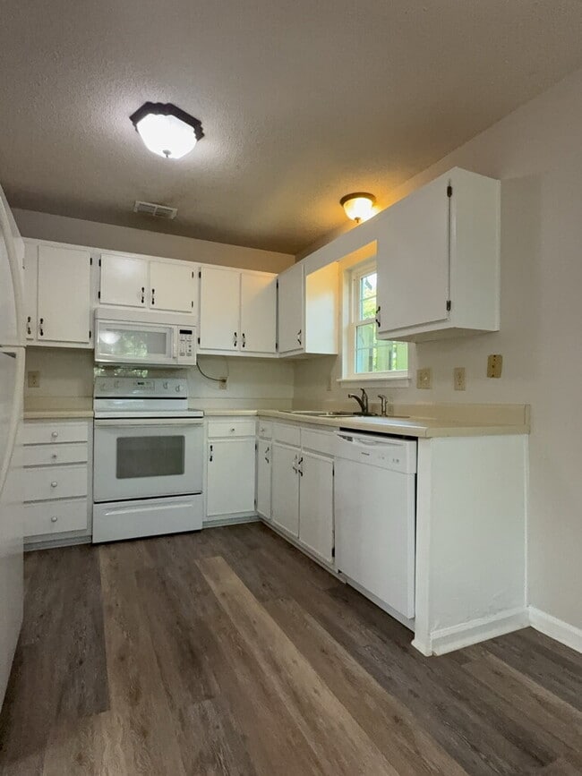 Building Photo - 109 Bridgewater Ct