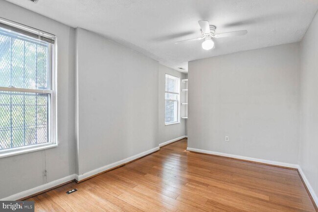 Building Photo - 1403 12th St NW