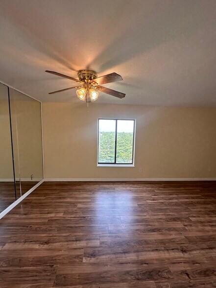 Building Photo - 6001 Arlington Blvd