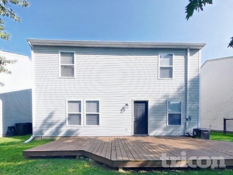 Building Photo - 121 Winterwood Dr