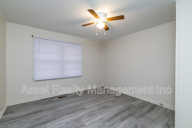 Building Photo - 219 Highland Ave