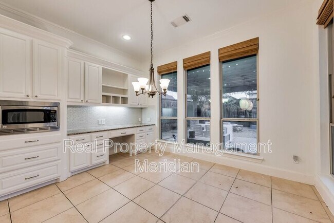 Building Photo - 14900 Foxbriar Ln