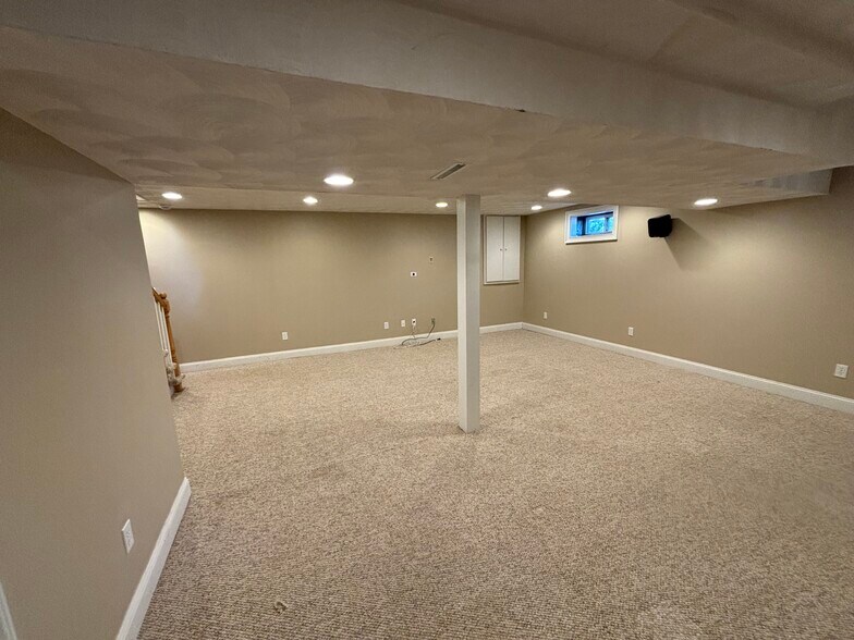 Building Photo - 30 Alfred St